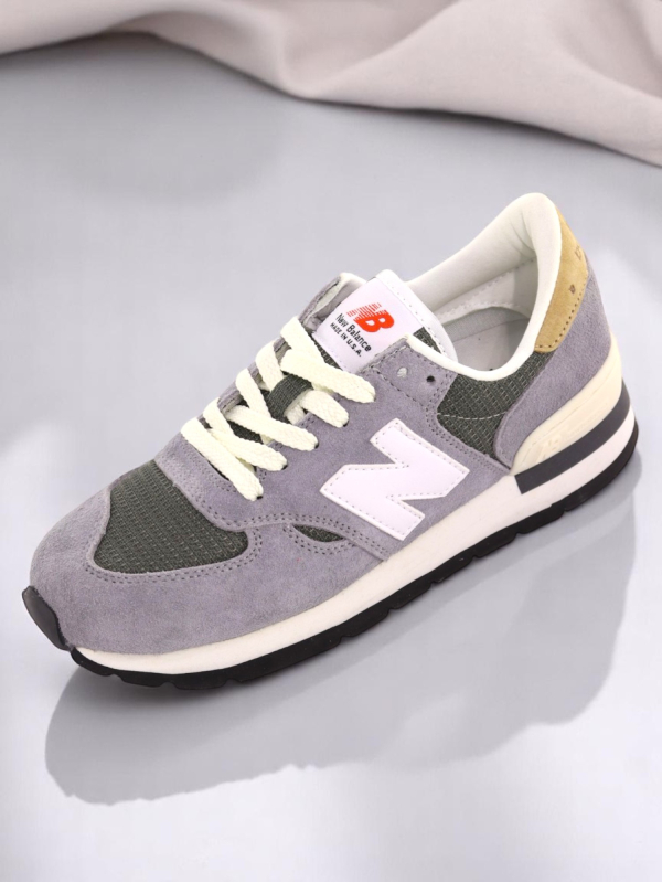 New Balance 990