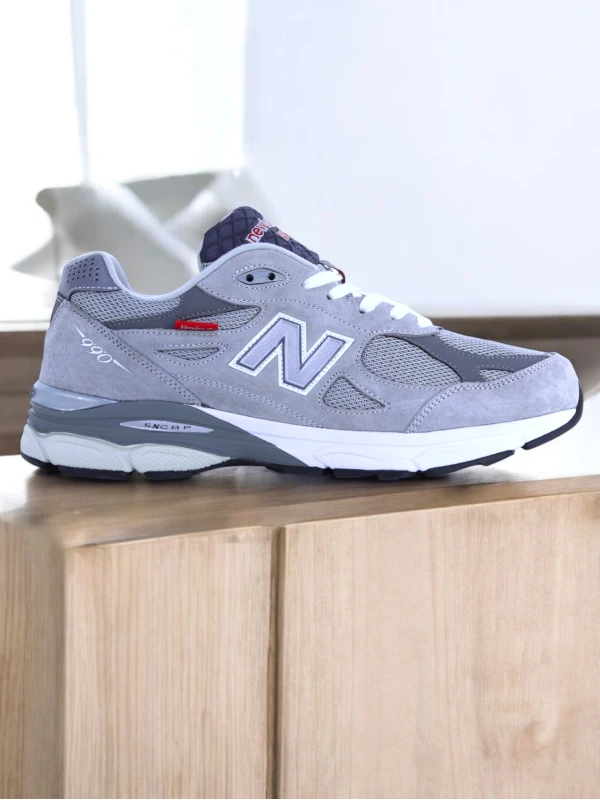 New Balance 990