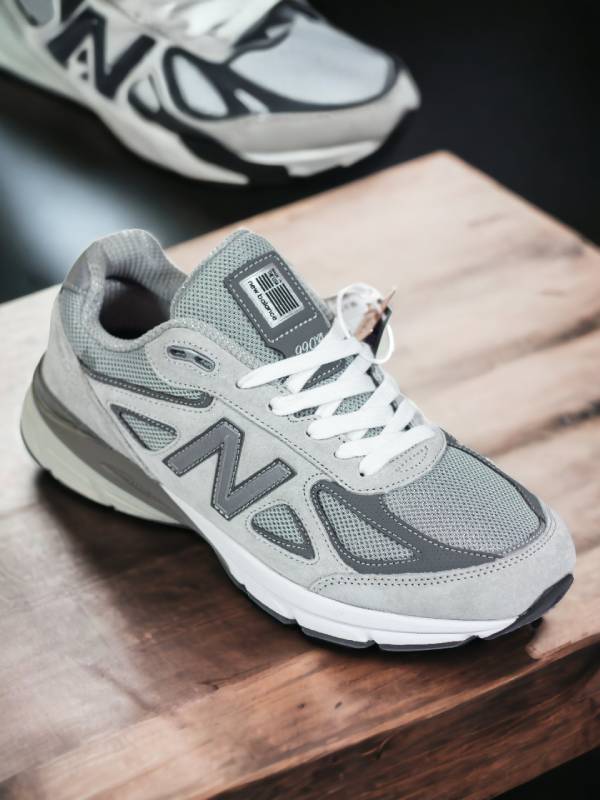 New Balance 990