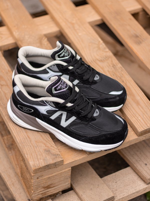 New Balance 990