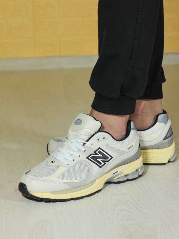 New Balance 2002R