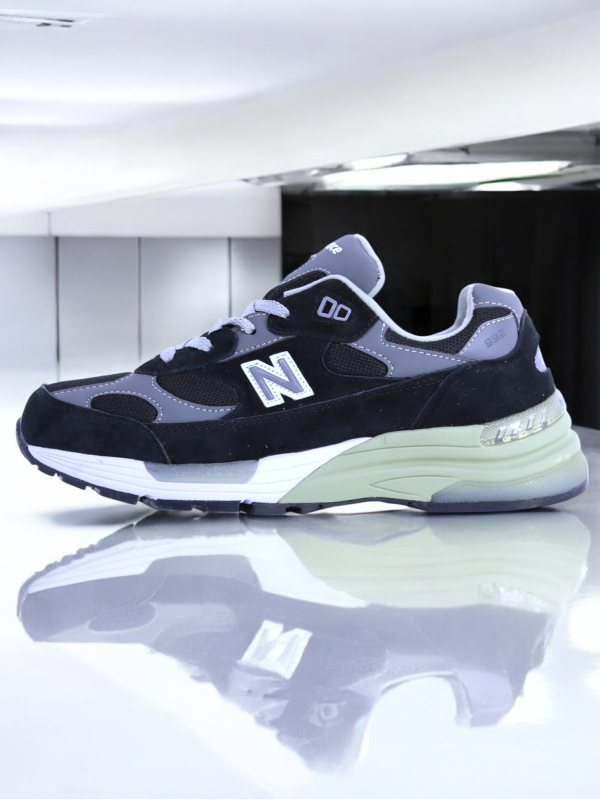 New Balance 992