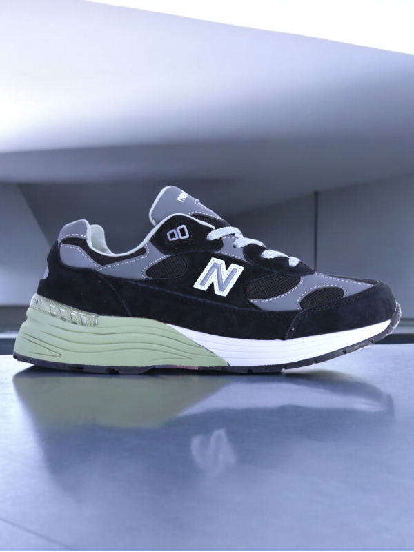 New Balance 992