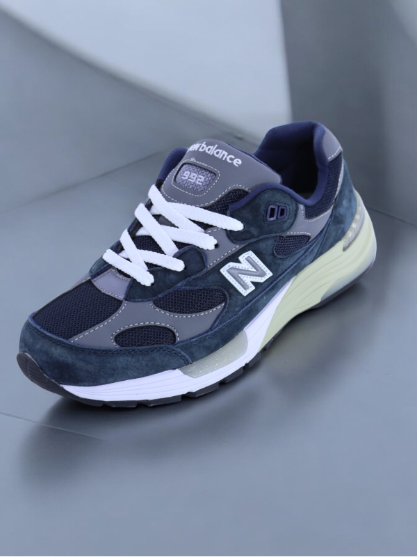 New Balance 992