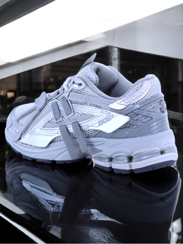 New Balance 1906