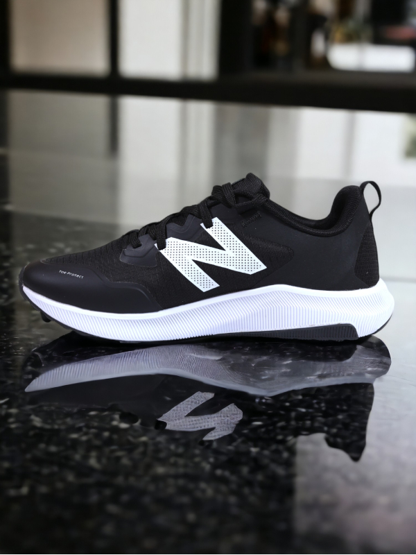 New Balance Dynasoft