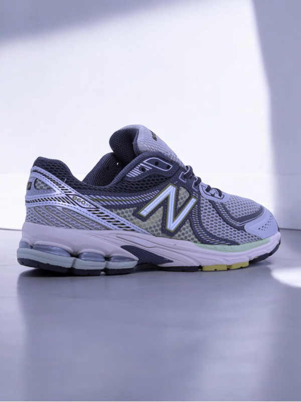 New Balance 860