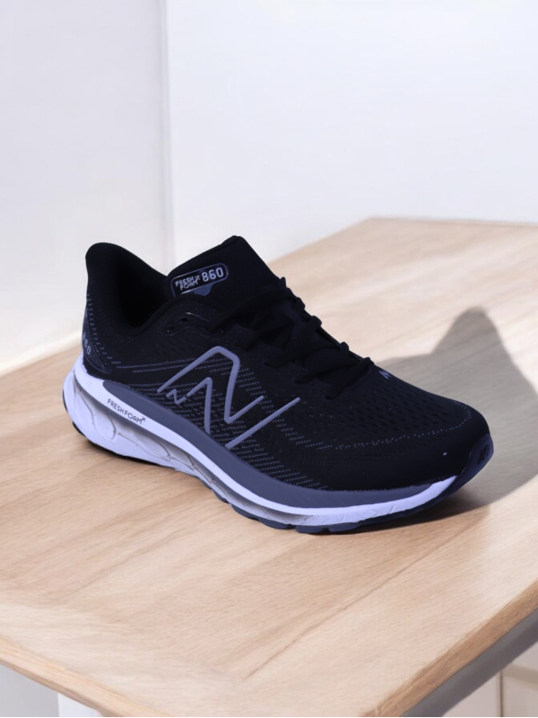 New Balance 860