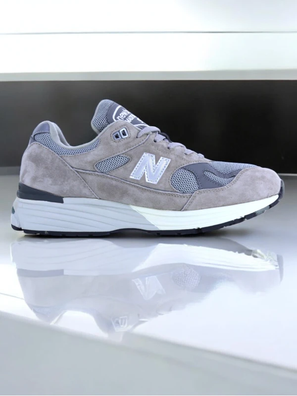 New Balance 991