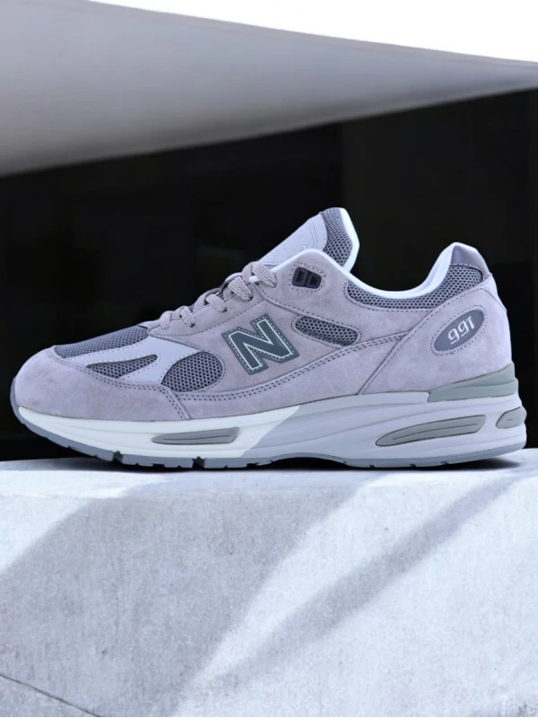 New Balance 991