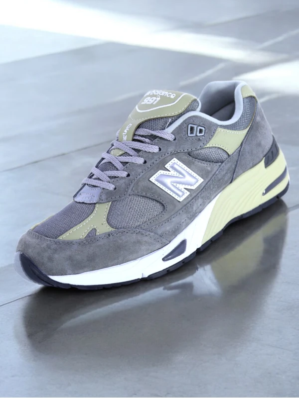 New Balance 991