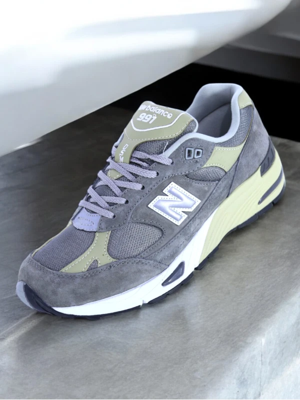New Balance 991