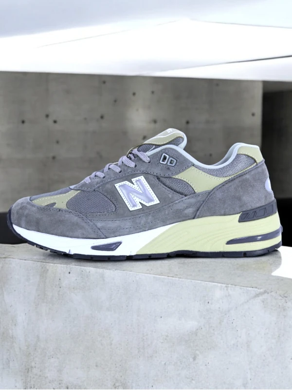 New Balance 991