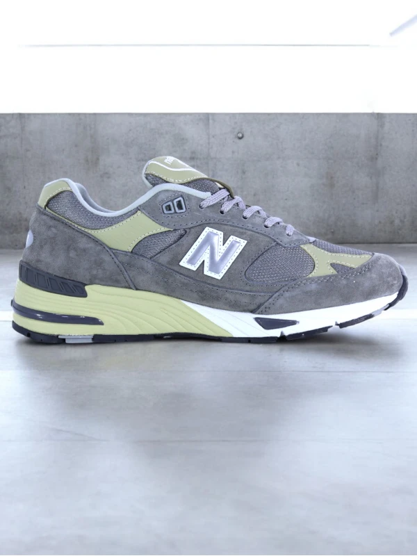 New Balance 991