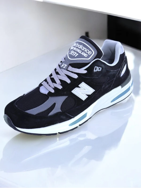 New Balance 991