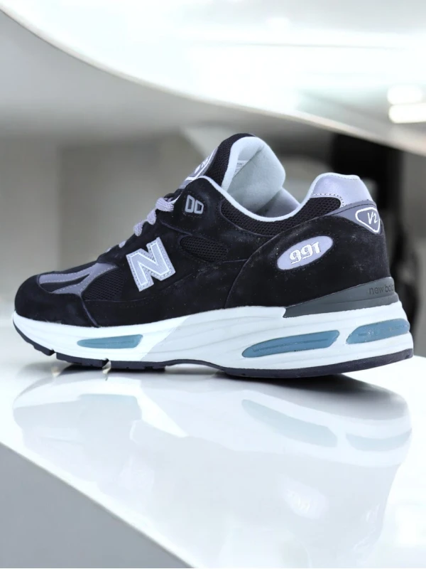 New Balance 991