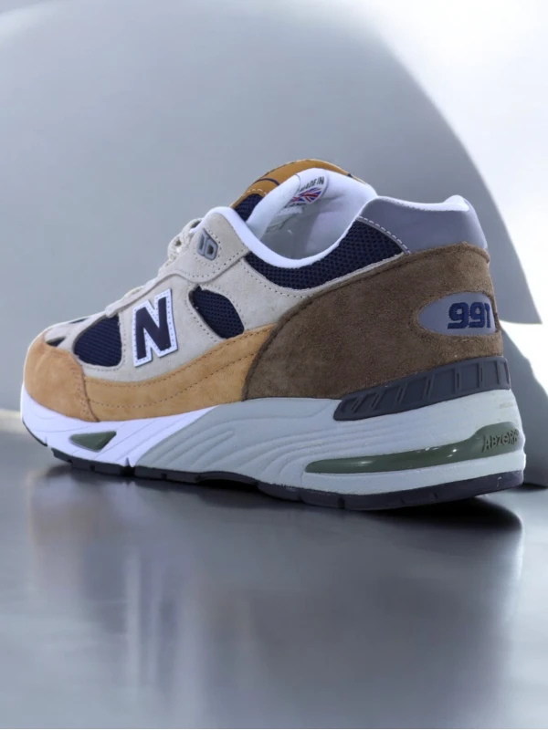 New Balance 991