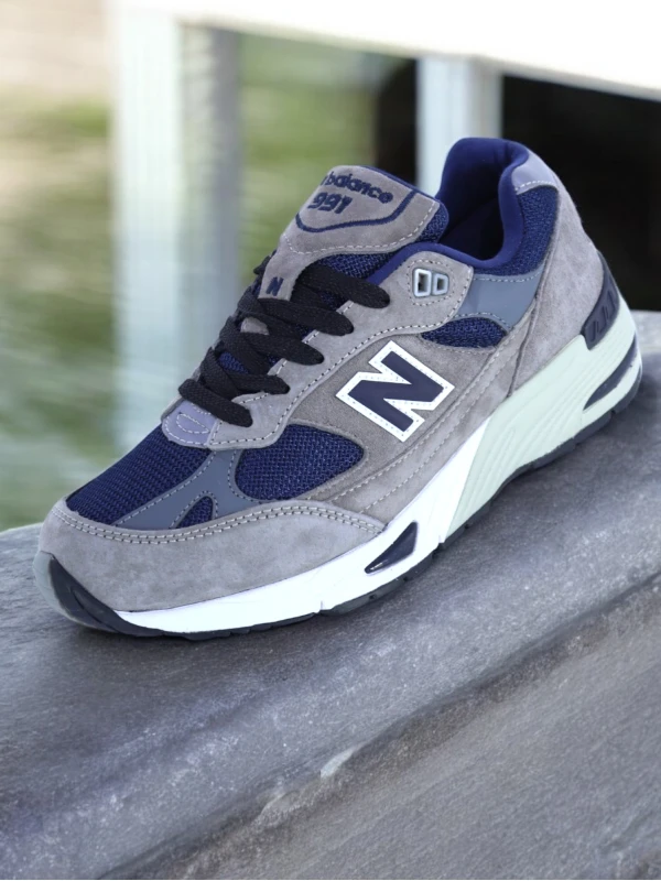 New Balance 991