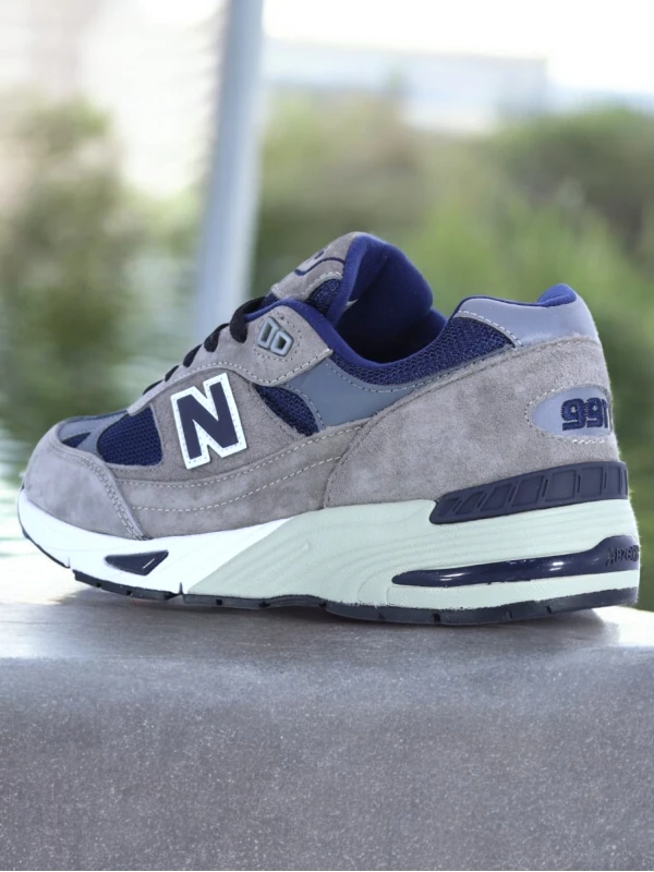 New Balance 991