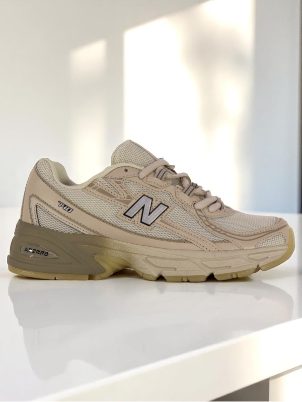 New Balance 740